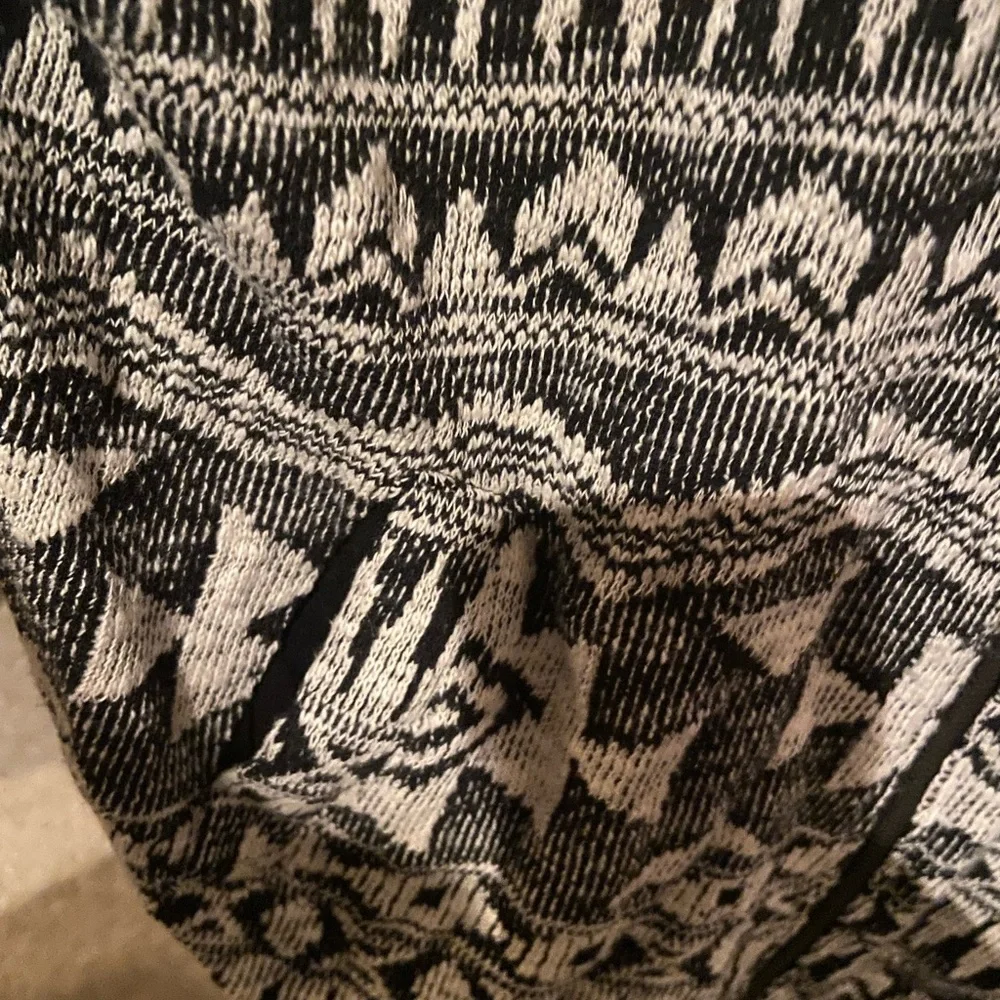 American Eagle Outfitters Black and White Knit Hoodie - Picture 2 of 8